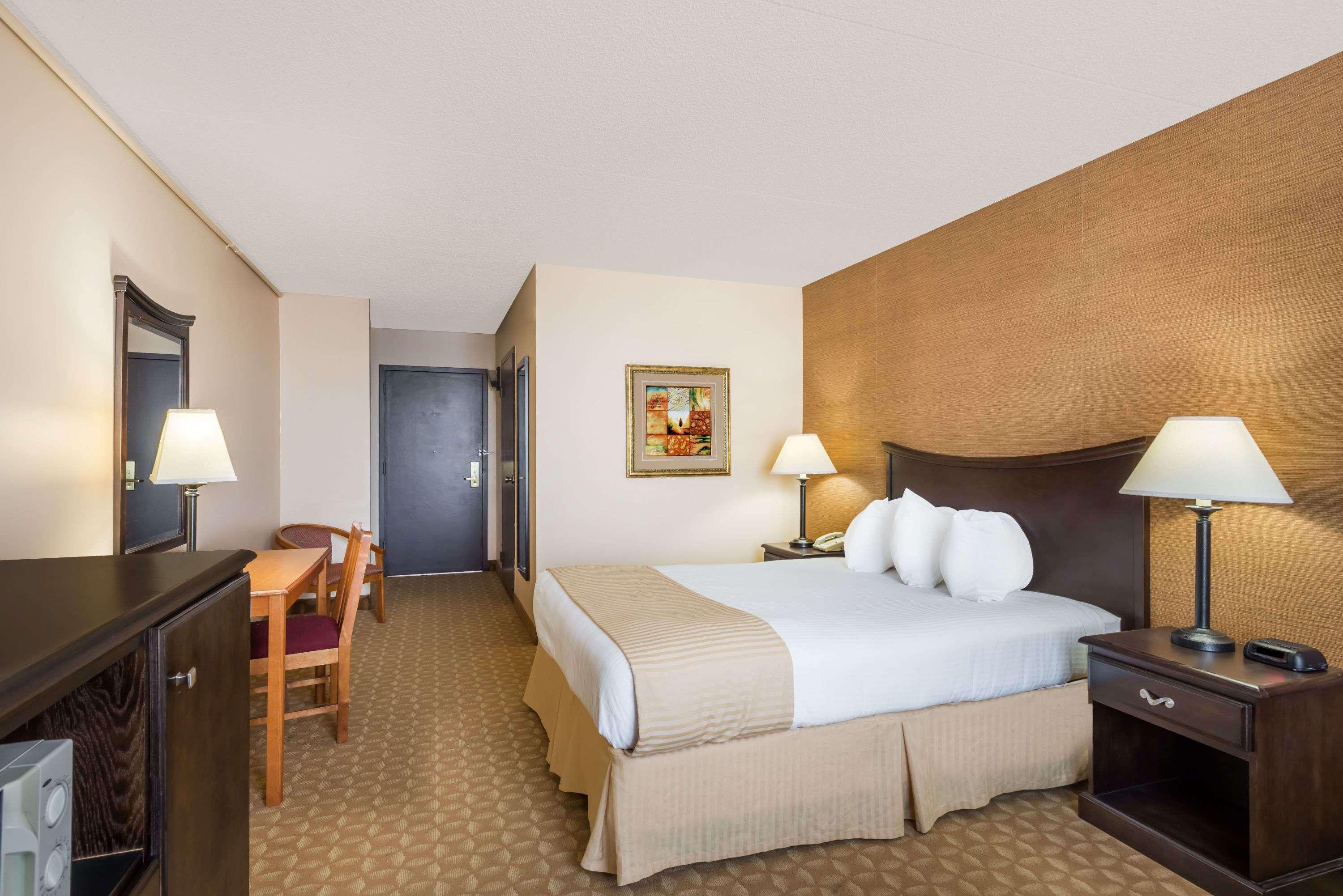 Ramada By Wyndham Watertown Thousand المظهر الخارجي الصورة