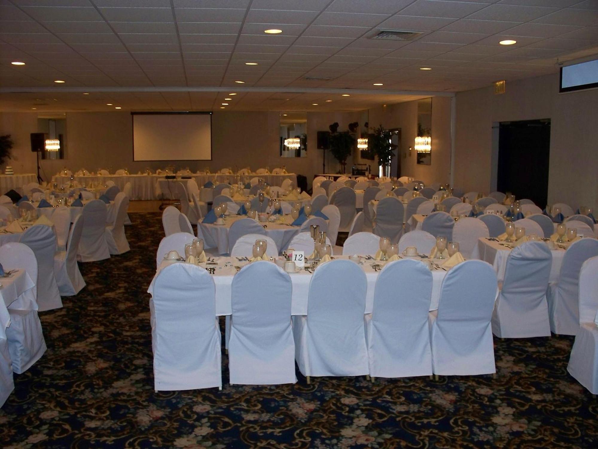 Ramada By Wyndham Watertown Thousand المظهر الخارجي الصورة